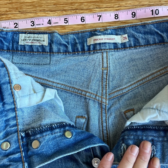 Levi's Ribcage High Rise Jeans - Picture 5 of 8